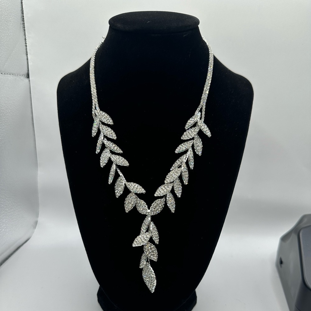 Windsor Silver Tone with Brilliant‎ Shine Rhinestones Necklace and Earrings